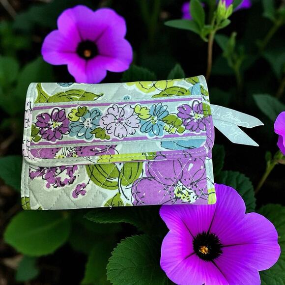 Vera Bradley Watercolor Trifold Wallet Floral Retired Snap Zip Gray Purple - Picture 1 of 13